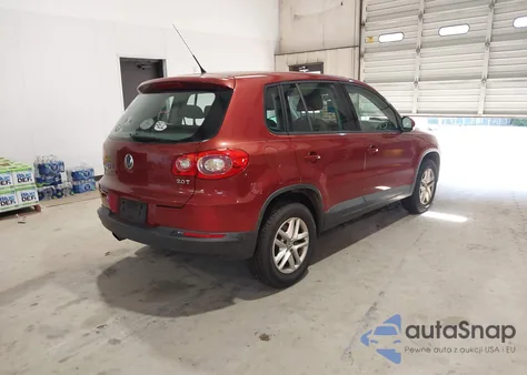 2011 Volkswagen Tiguan S z USA, uszkodzony, nr VIN WVGAV7AX4BW001335